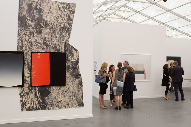 Обзор Buro24/7: Третья ярмарка современного искусства Frieze NY (фото 12)