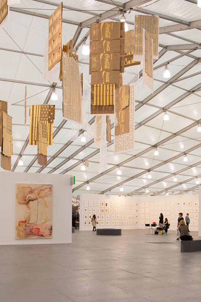 Обзор Buro24/7: Третья ярмарка современного искусства Frieze NY (фото 11)