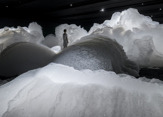 Облака пены: инсталляция Кохеи Нава (фото 1)