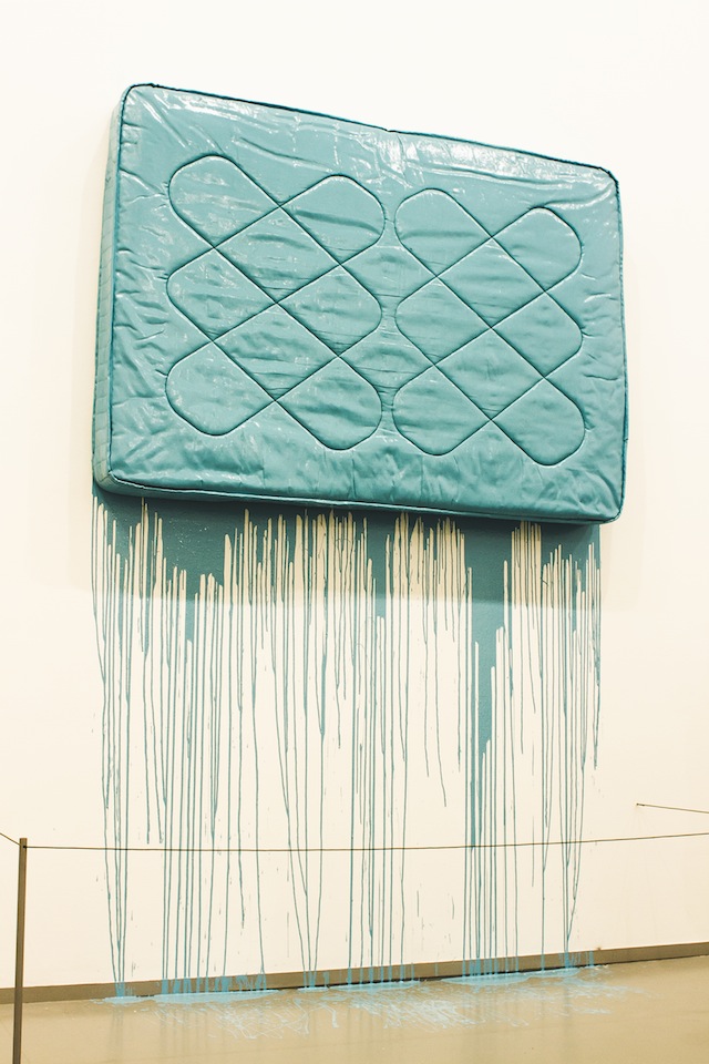 Джим Ламби. Rock Me, Move Me. 2003. Двуспальный матрас, глянцевая краска