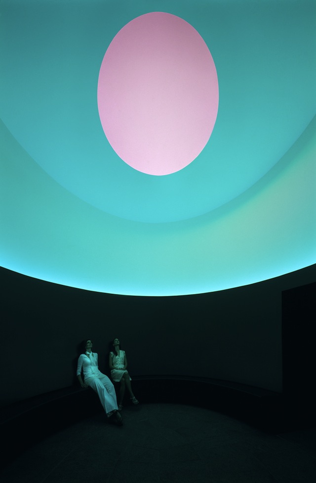 Джеймс Таррелл построил световое пространство в Остине (фото 1)