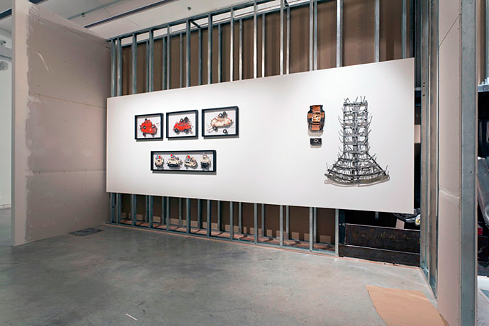 Раздавленные автомобили на выставке Рона Арада (фото 10)