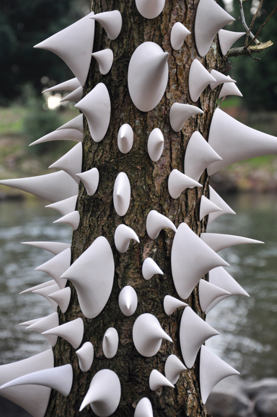 Фарфоровые шипы на биеннале Fresh Air 2013 (фото 1)