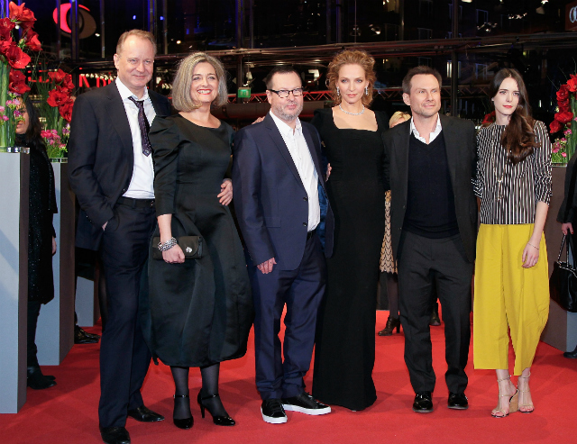 Стеллан Скарсгорд, Бенте и Ларс фон Триер, Ума Турман, Кристиан Слейтер и Стейси Мартин Стеллан Скарсгорд, Бенте и Ларс фон Триер, Ума Турман, Кристиан Слейтер и Стейси Мартин