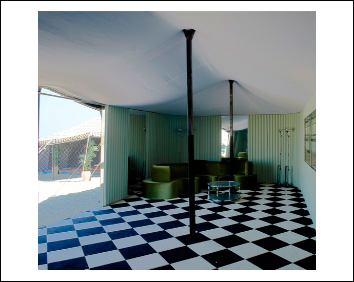 Арт-проект Prada в Катаре (фото 3)