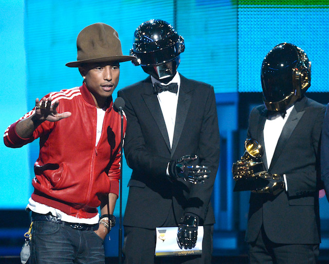 Фаррелл Уилльямс и Daft Punk на церемонии вручения премии "Грэмми" Шляпа Фаррелла Уильямса выставлена на продажу (фото 1)