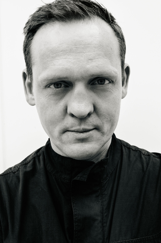 Карстен Николаи Светящийся небоскреб Карстена Николая в Гонконге (фото 1)