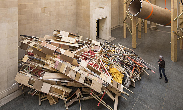 Грандиозная скульптура Филлиды Барлоу в залах Tate Britain (фото 3)