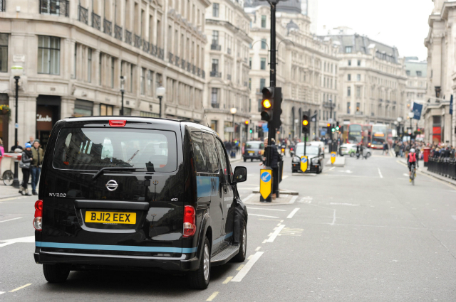 Представлен новый дизайн лондонского такси (фото 3)