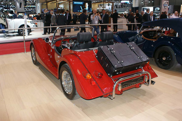 Международный автосалон в Женеве: курс на ретро и футуризм (фото 8)