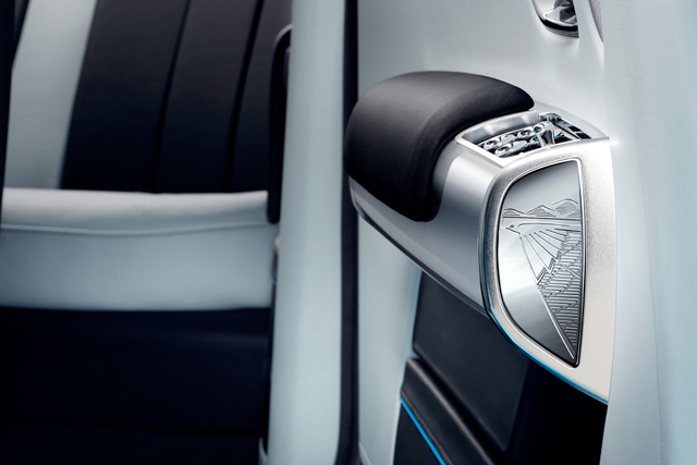 Rolls-Royce представили серию Phantom Drophead Coupé (фото 6)