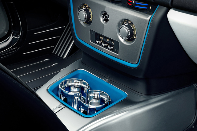 Rolls-Royce представили серию Phantom Drophead Coupé (фото 5)