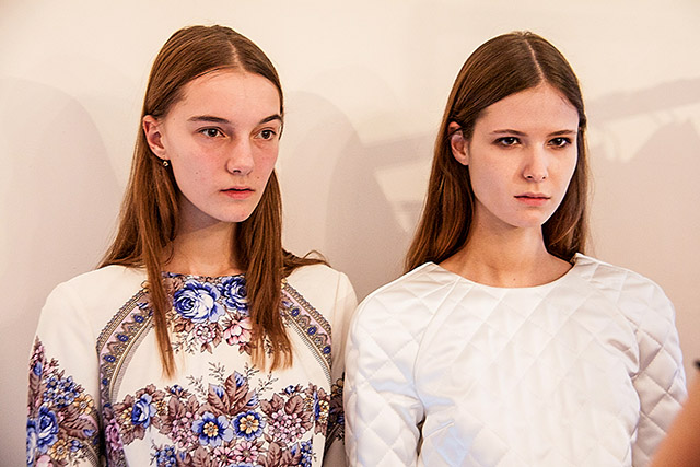 Buro 24/7 на примерке у A La Russe, осень-зима 2014 (фото 18)