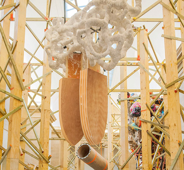 Грандиозная скульптура Филлиды Барлоу в залах Tate Britain (фото 4)