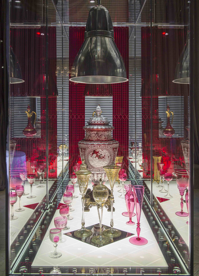 Baccarat отмечает 250-летие ретроспективной выставкой (фото 1)