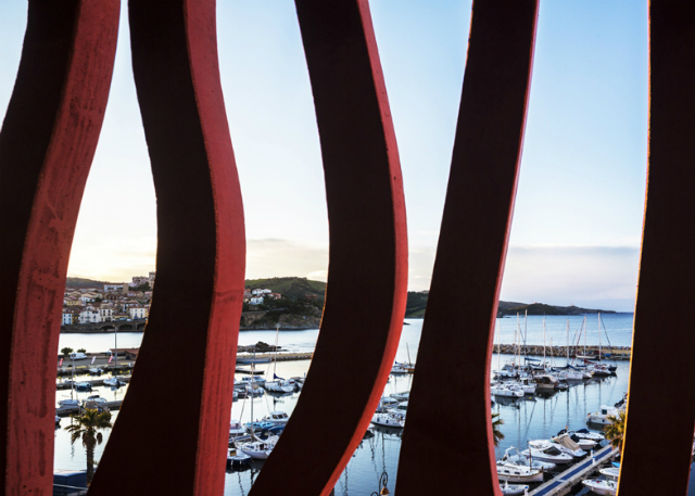 "Коралловый" корпус французского университета (фото 4)