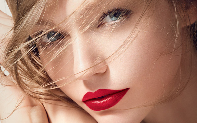 Саша Пивоварова в рекламе губной помады Lolita Lempicka (фото 1)