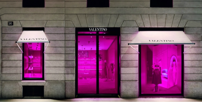 В магазинах Valentino после 22:00 будет выключен свет