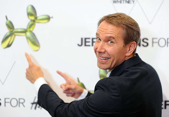 Джефф Кунс Джефф Кунс на открытии флагманского магазина H&M в Нью-Йорке (фото 1)