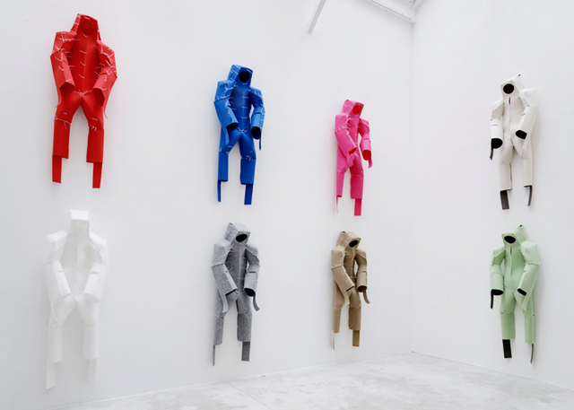 We Can't Go Home Again: "пустые тела" на выставке Дидье Фостино (фото 2)