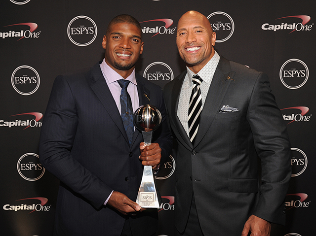 Майкл Сэм и Дуэйн Джонсон Церемония награждения премии The 2014 ESPYs в Лос-Анджелесе (фото 8)
