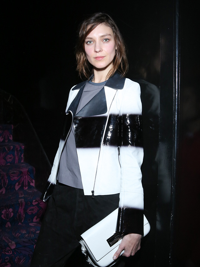 Кати Нешер Коктейль Fendi в бутике на Avenue Montaigne (фото 23)