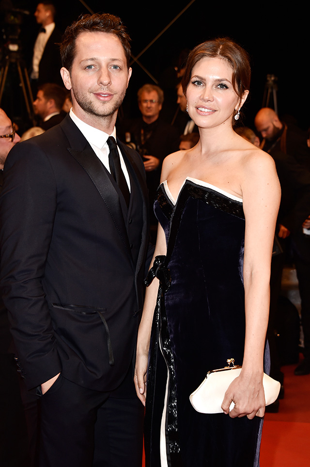 Дерек Бласберг и Дарья Жукова Дарья Жукова на премьере фильма "Славные парни" в Каннах (фото 4)