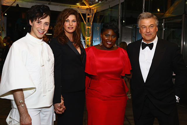 Джонни Вейр, Линда Евангелиста, Даниэль Брукс и Алек Болдуин Гости на церемонии награждения лучших ароматов года (фото 3)