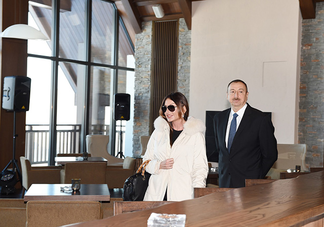 Президент Азербайджана Ильхам Алиев с супругой на открытии горнолыжного курорта (фото 4)