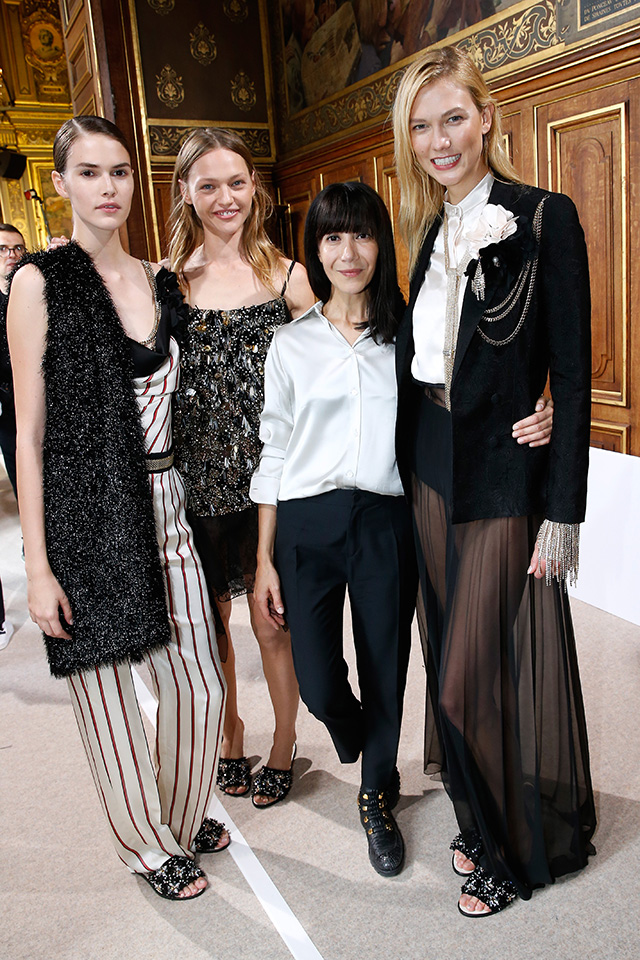 Ванесса Муди, Саша Пивоварова, Бушра Жаррар и Карли Клосс на показе Lanvin Гости Недели моды в Париже (фото 1)