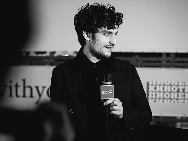 Луи Гаррель на премьере фильма "Ревность" в кинотеатре "Пионер" (фото 1)