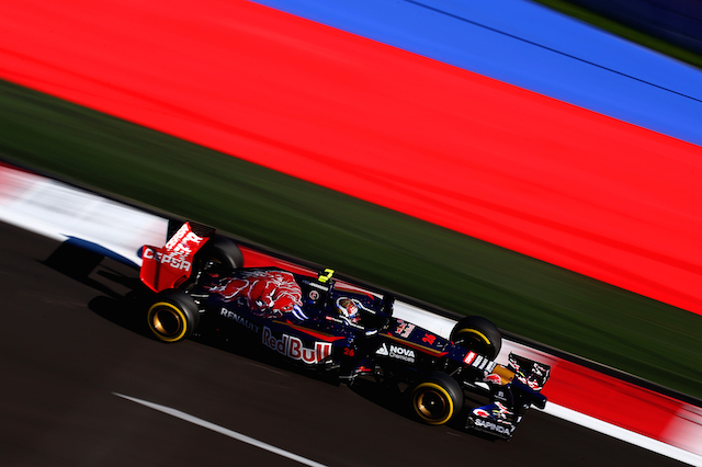 Болид Даниила Квята В Сочи прошел первый российский этап "Формулы-1" (фото 6)