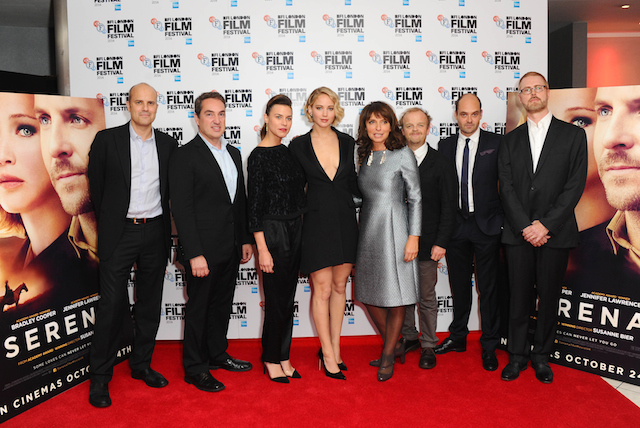 Дженнифер Лоуренс на премьере фильма "Серена" в Лондоне (фото 3)