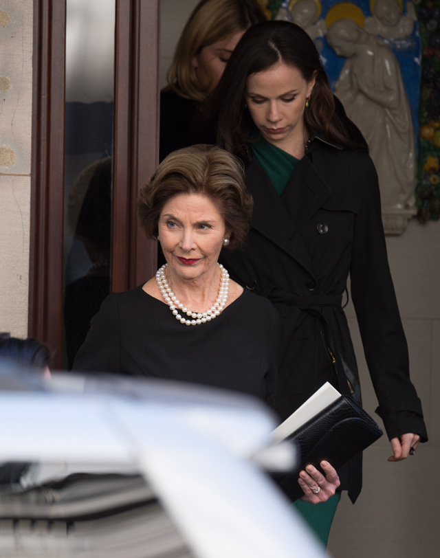 Анна Винтур, Энни Лейбовиц и другие простились с Оскаром де ла Рентой (фото 7)