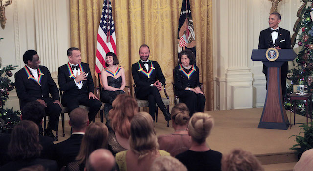 Церемония награждения ежегодной премии Кеннеди-центра в Вашингтоне (фото 1)