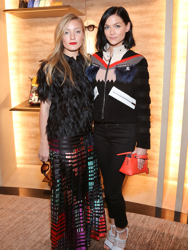Кейт Фоли и Ли Лезарк Коктейль Fendi в бутике на Avenue Montaigne (фото 17)