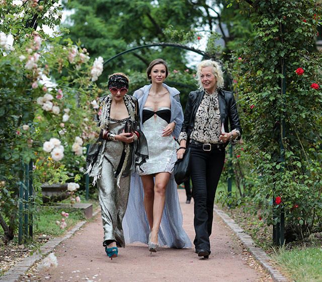 Кэтрин Баба, Лара Лието и Эллен фон Унверт Гости показа Ulyana Sergeenko Couture (фото 7)
