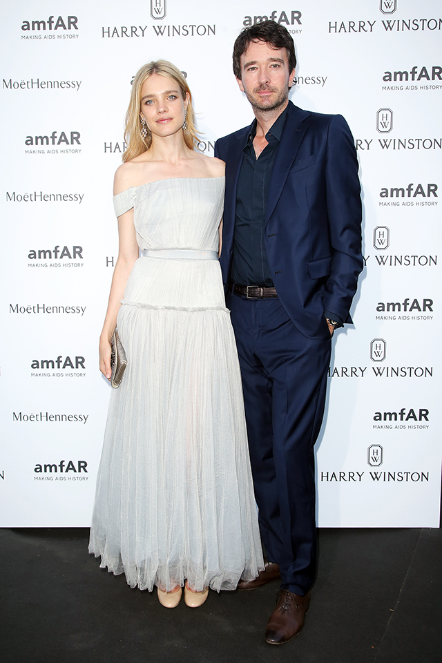Наталья Водянова и Антуан Арно Гости вечера amfAR-2015 в Париже (фото 1)