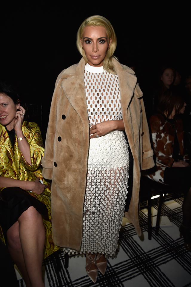 Ким Кардашьян Гости показа Balenciaga, осень-зима 2015 (фото 5)