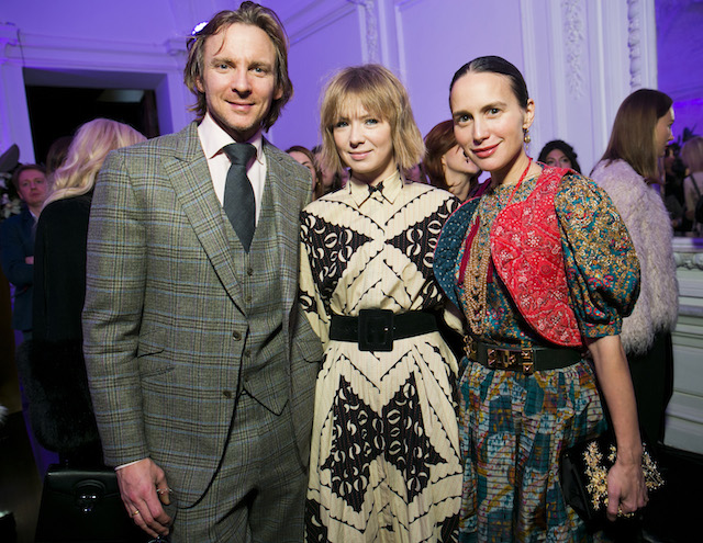 Чарльз Томпсон, Вика Газинская и Ольга Томпсон Презентация мебельной коллекции Лейлы Улуханли в особняке Спиридонова (фото 2)