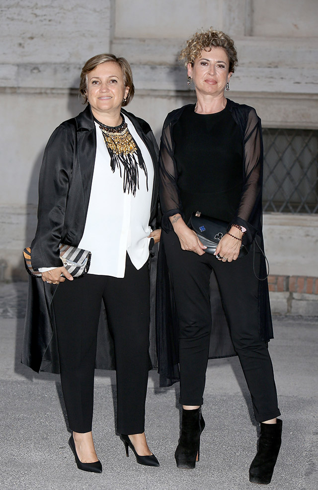 Сильвия Вентурини и Илария Фенди Открытие выставки Аззедина Алайи в Риме (фото 3)