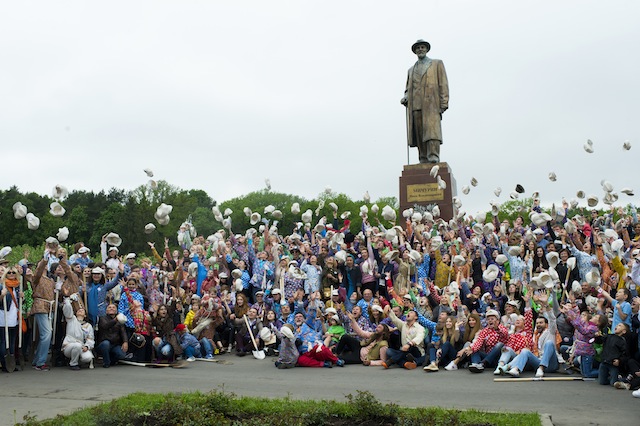 "Черешневый лес" вырос на ВДНХ (фото 1)