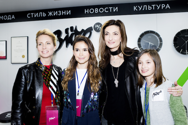 Светлана Захарова, Мирослава Дума и Снежана Георгиева Открытие мини-редакции Buro 24/7 в Кидзания (фото 16)