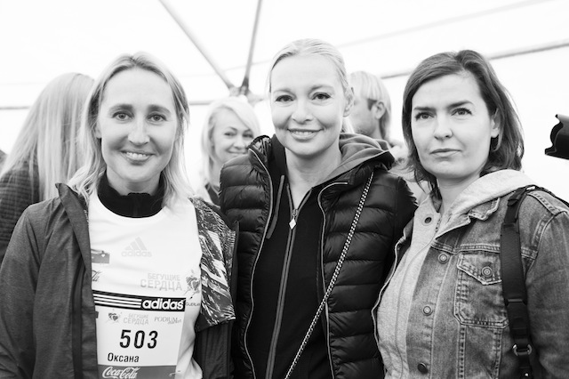 "Бегущие сердца": Наталья Водянова и другие участники сегодняшнего марафона (фото 11)