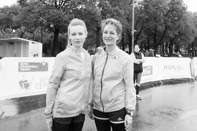 "Бегущие сердца": Наталья Водянова и другие участники сегодняшнего марафона (фото 7)