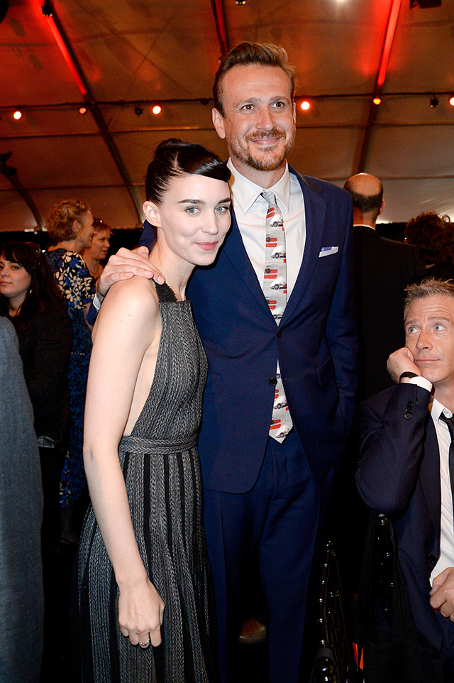 Руни Мара и Джейсон Сигел Гости премии Film Independent Spirit Awards — 2016 (фото 19)