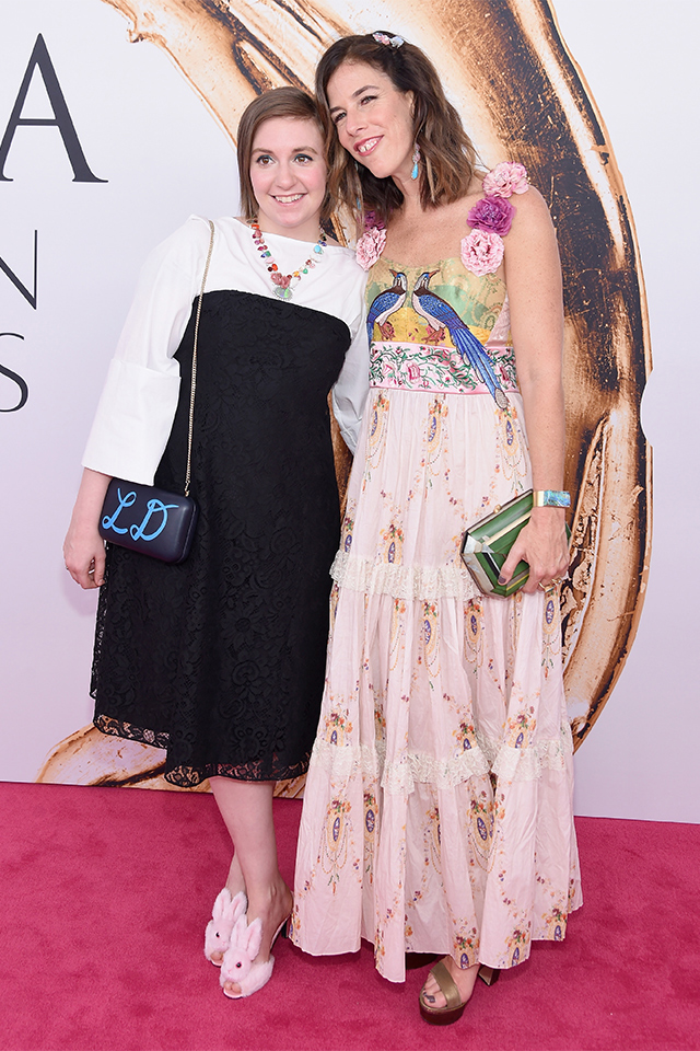 Лина Данэм и Ирен Нойвирт Вручение модного "Оскара" CFDA Fashion Awards 2016 (фото 28)