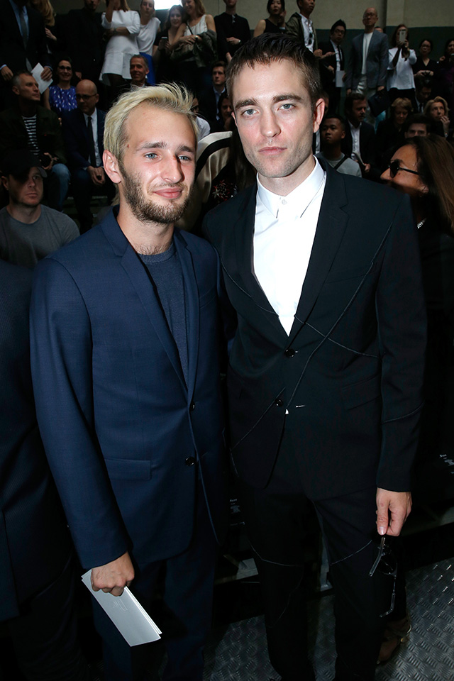 Хоппер Джек Пенн и Роберт Паттинсон Гости показа Dior Homme (фото 1)