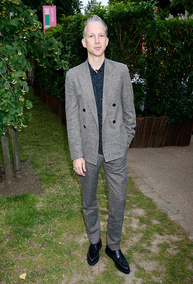 Джефферсон Хэк Гости вечеринки Serpentine Summer Party в Лондоне (фото 10)