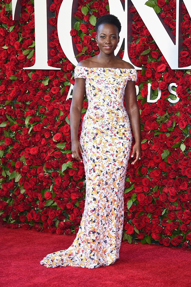 Лупита Нионго Церемония вручения премии Tony Awards — 2016 (фото 5)